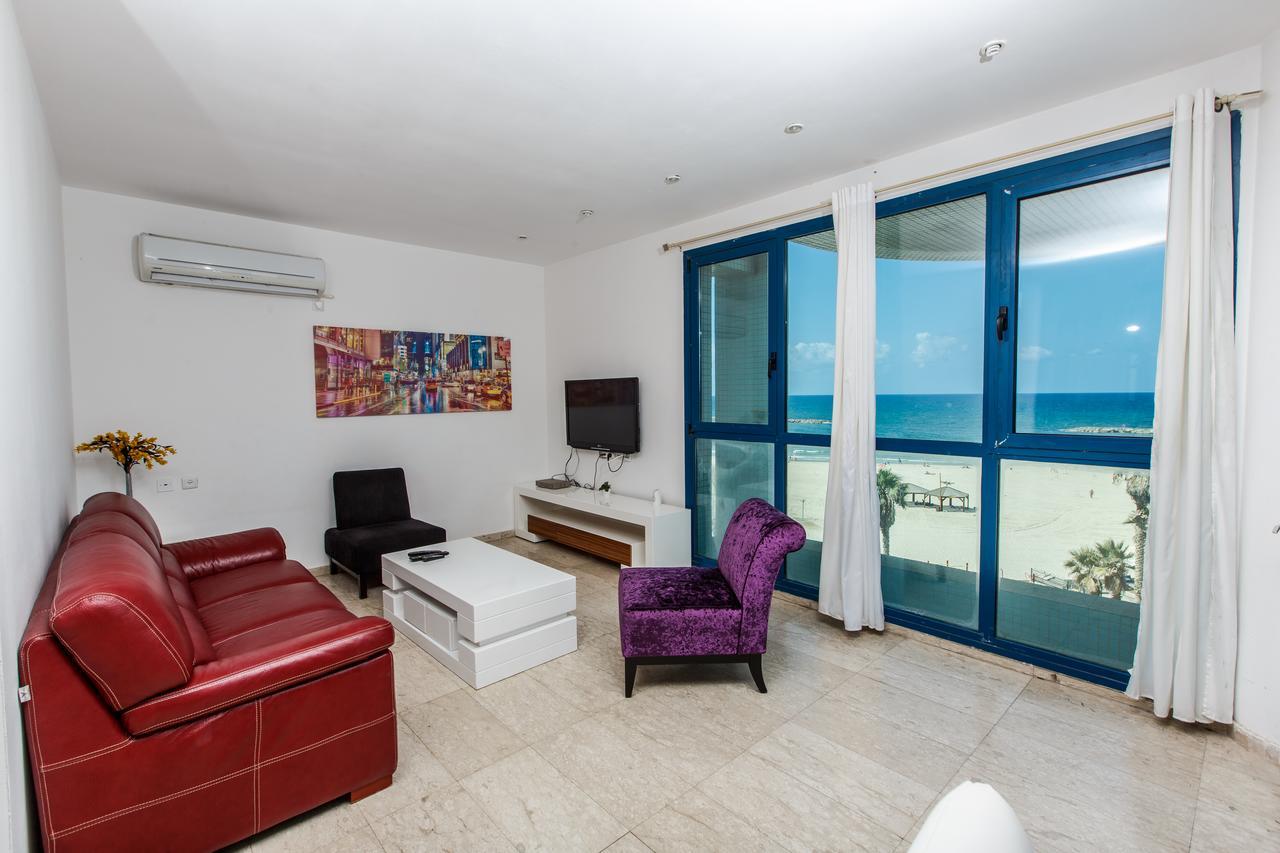 Ocean Front Apartments First Line To The Beach Tel Aviv Exterior foto