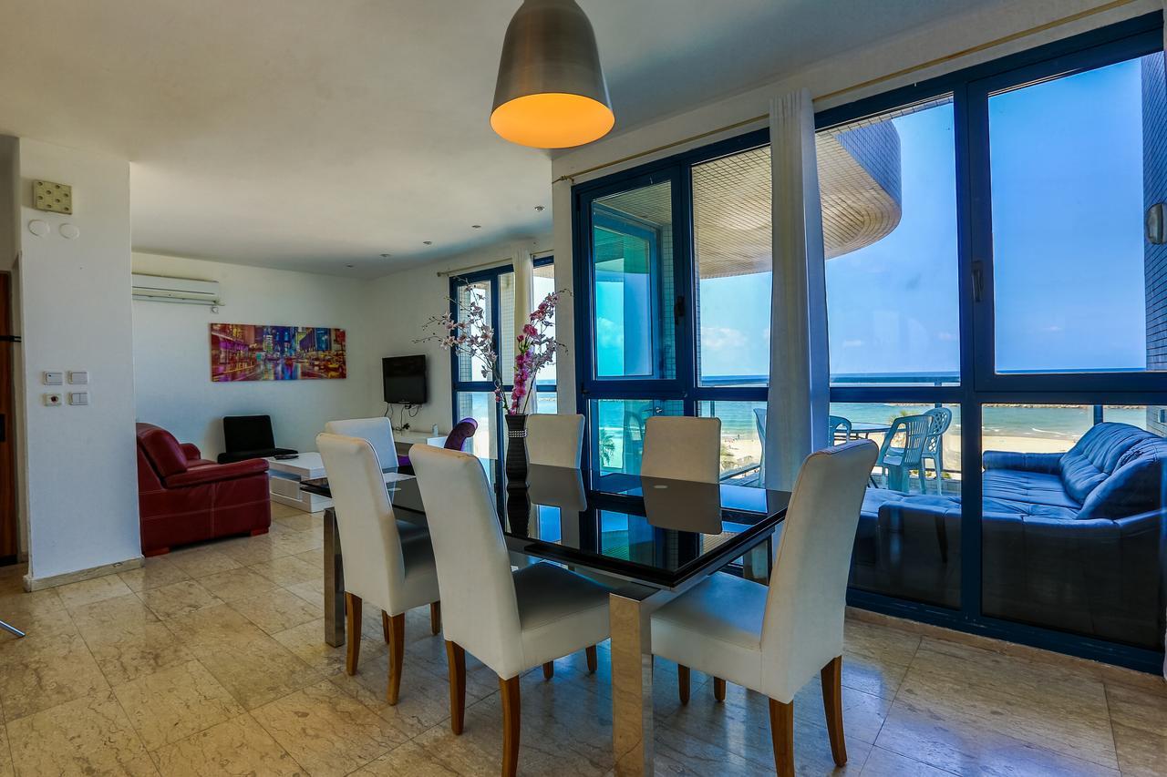 Ocean Front Apartments First Line To The Beach Tel Aviv Exterior foto