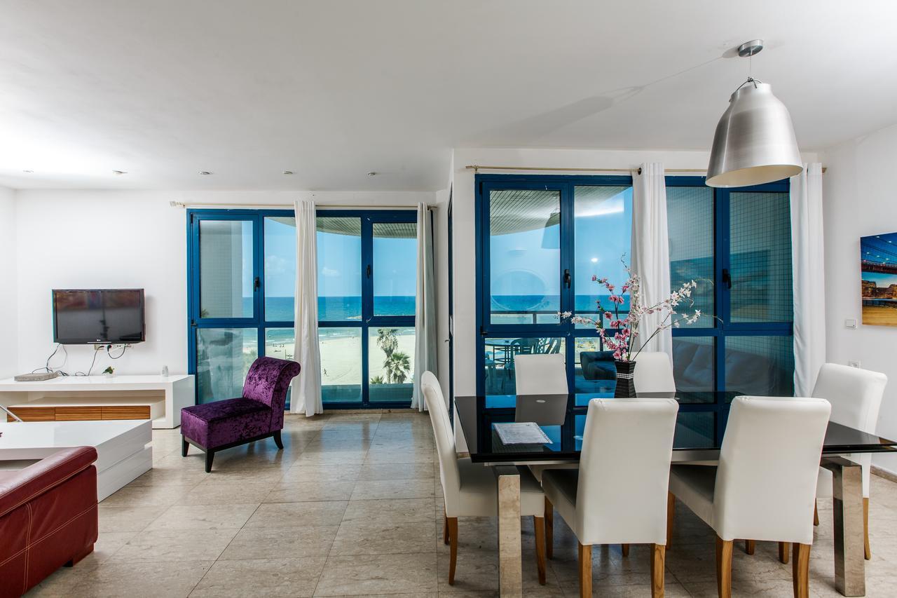 Ocean Front Apartments First Line To The Beach Tel Aviv Exterior foto