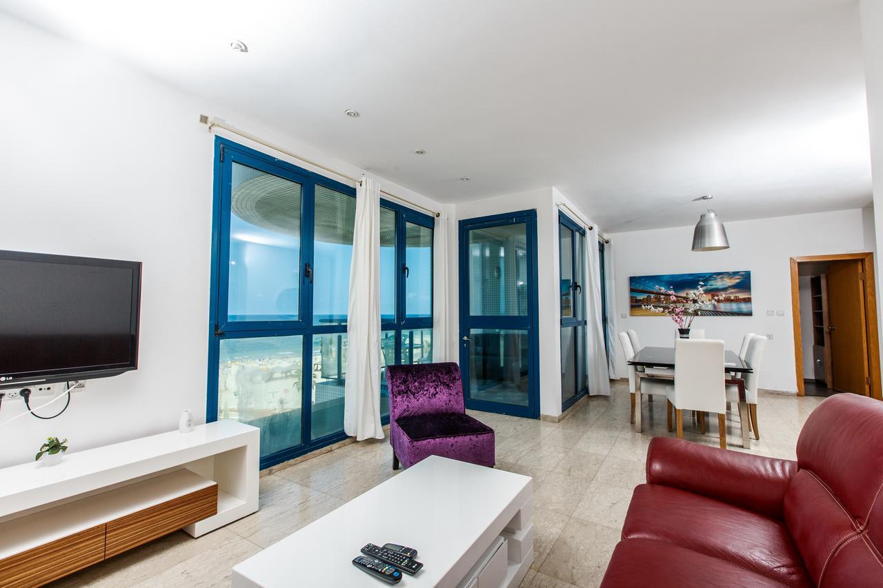 Ocean Front Apartments First Line To The Beach Tel Aviv Exterior foto