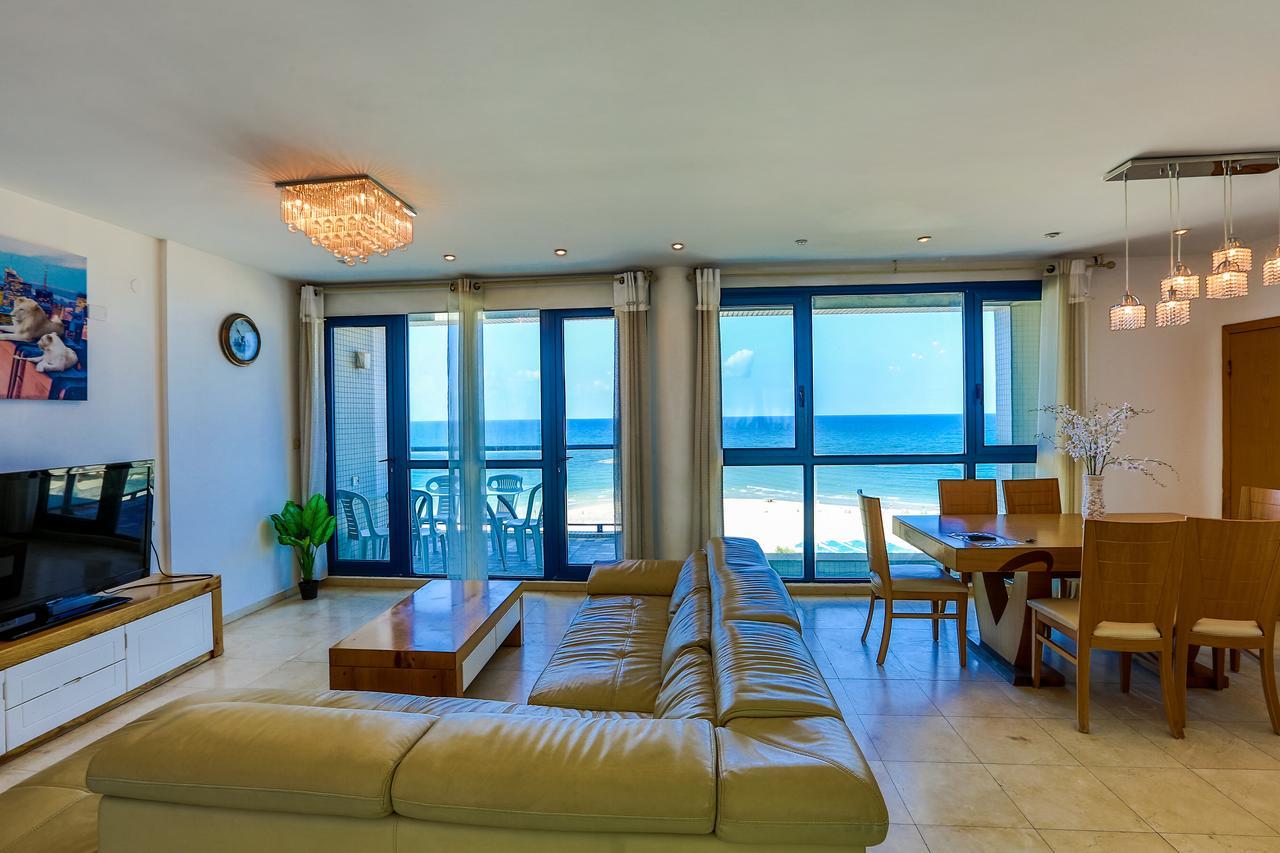 Ocean Front Apartments First Line To The Beach Tel Aviv Exterior foto