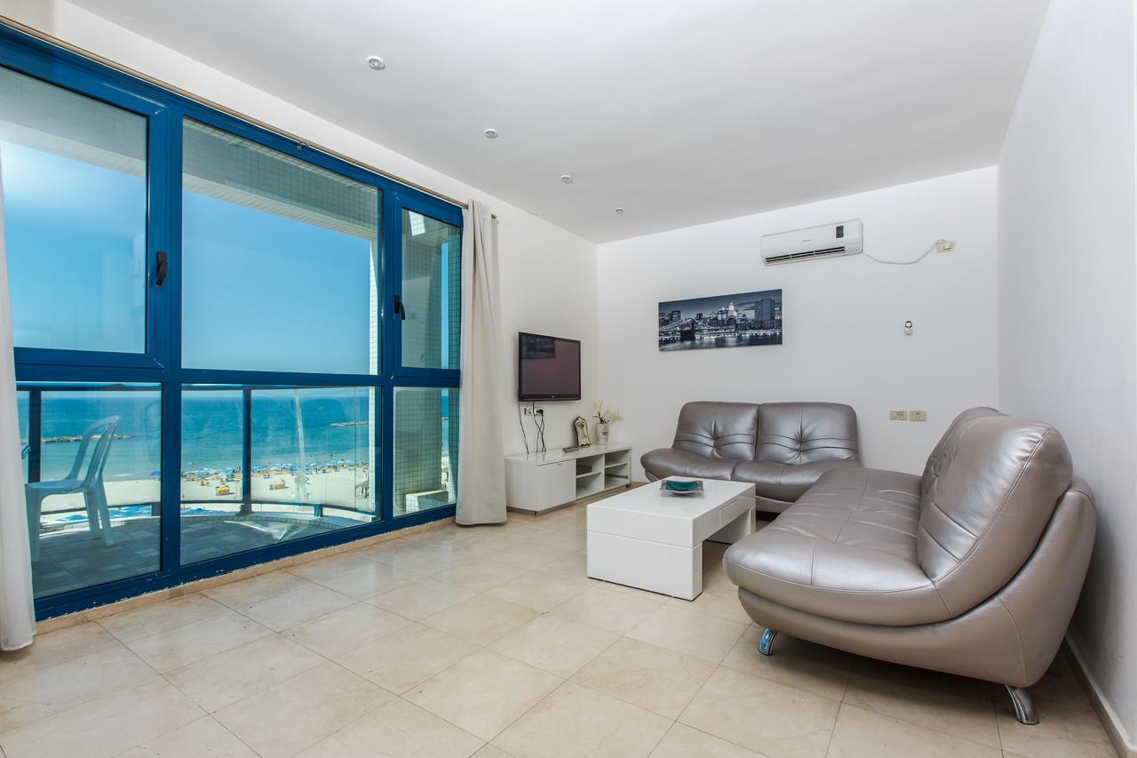 Ocean Front Apartments First Line To The Beach Tel Aviv Exterior foto