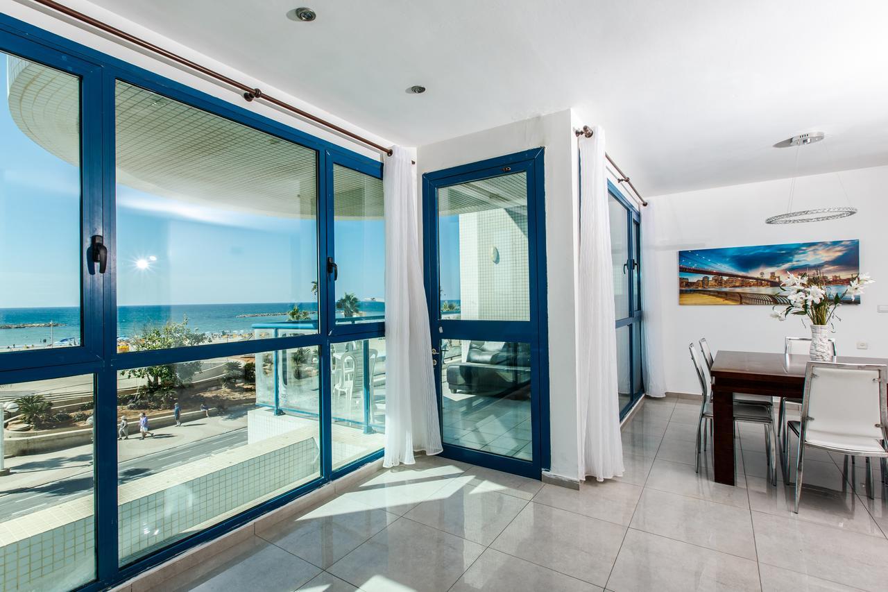 Ocean Front Apartments First Line To The Beach Tel Aviv Exterior foto