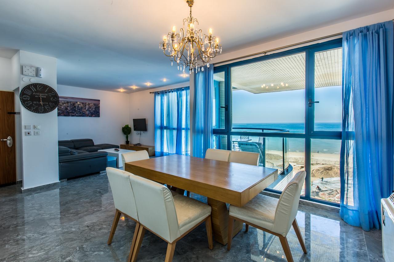 Ocean Front Apartments First Line To The Beach Tel Aviv Exterior foto