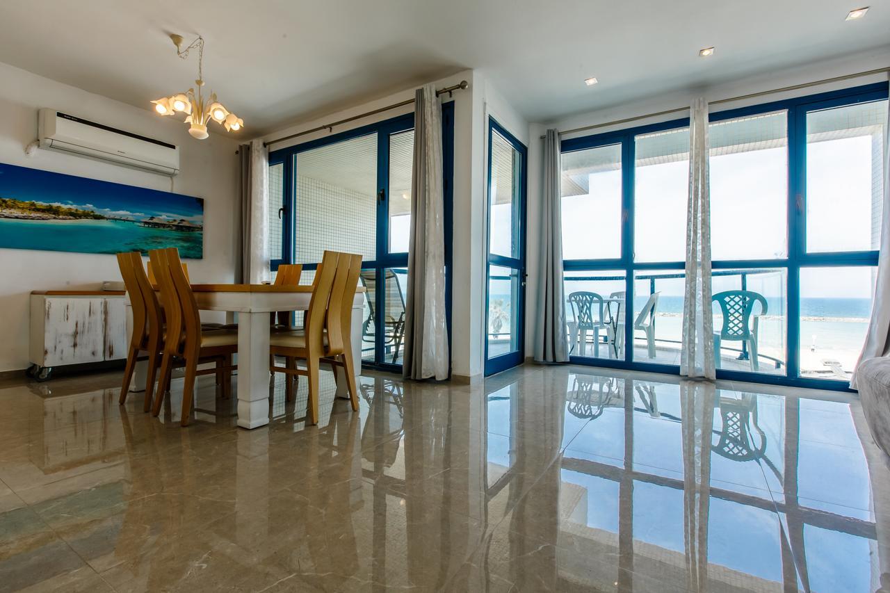 Ocean Front Apartments First Line To The Beach Tel Aviv Exterior foto