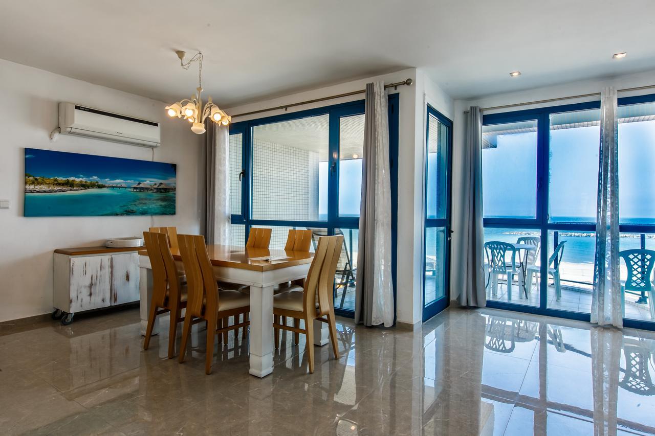 Ocean Front Apartments First Line To The Beach Tel Aviv Exterior foto