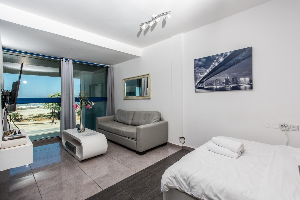 Ocean Front Apartments First Line To The Beach Tel Aviv Exterior foto