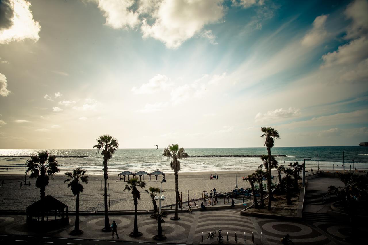 Ocean Front Apartments First Line To The Beach Tel Aviv Exterior foto