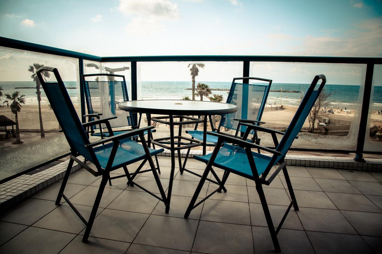 Ocean Front Apartments First Line To The Beach Tel Aviv Exterior foto